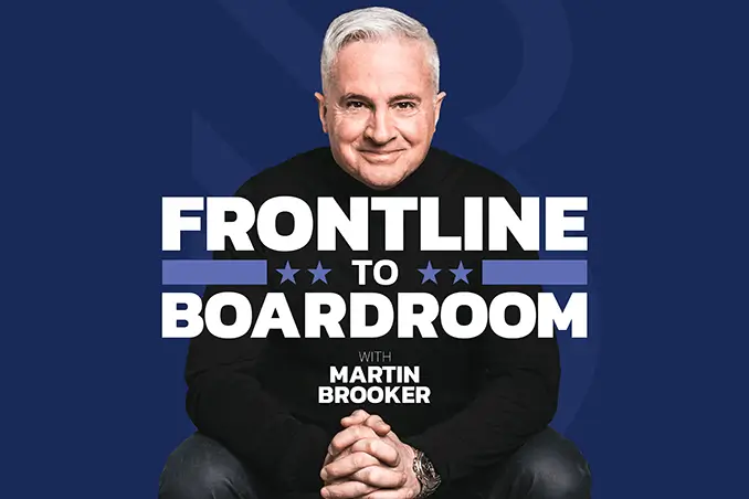 Tarjeta podcast de Frontline a la sala de juntas